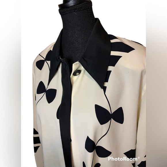 Script ladies shirt in size 10 - Picture 3 of 9